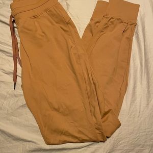 Zyia active Camel ascend joggers size extra-large worn and washed once paid $69